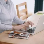 Divario di genere nel lavoro: a Reggio Emilia il gap salariale supera la media nazionale