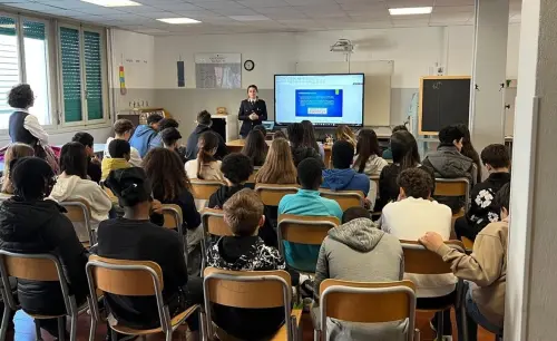 Reggio Emilia, la Polizia di Stato nelle scuole con “PretenDiamo Legalità”
