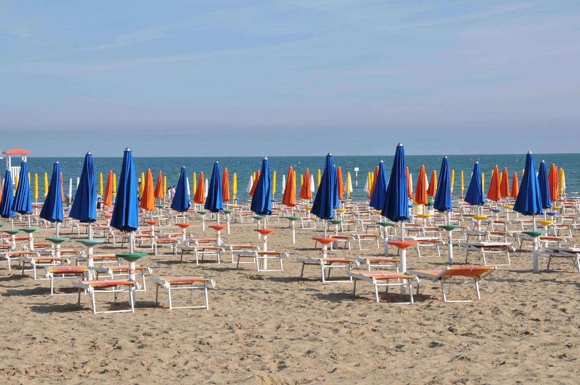Rimini, via alla demolizione dell’ex colonia Enel: nascerà una piazza sul mare