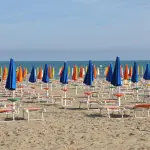 Rimini, via alla demolizione dell’ex colonia Enel: nascerà una piazza sul mare