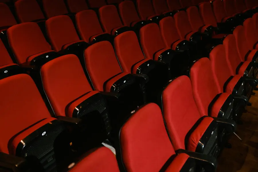 Reggio Emilia, studenti a teatro con la Polizia per la legalità