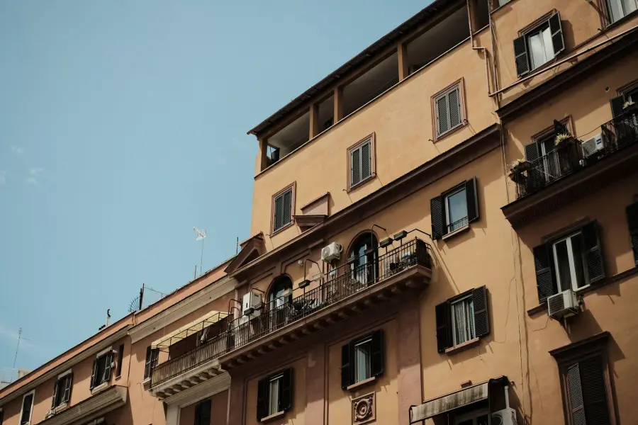 Affitti, Milano resta la più cara: stipendi sotto pressione