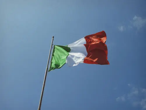 Tricolore Reggio Emilia: storia della bandiera italiana